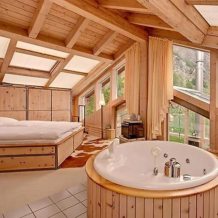 Sleeps 8 Wifi Apartment *